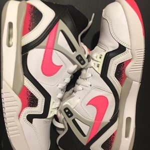 NIKE AIR TECH CHALLENGE HOT LAVA